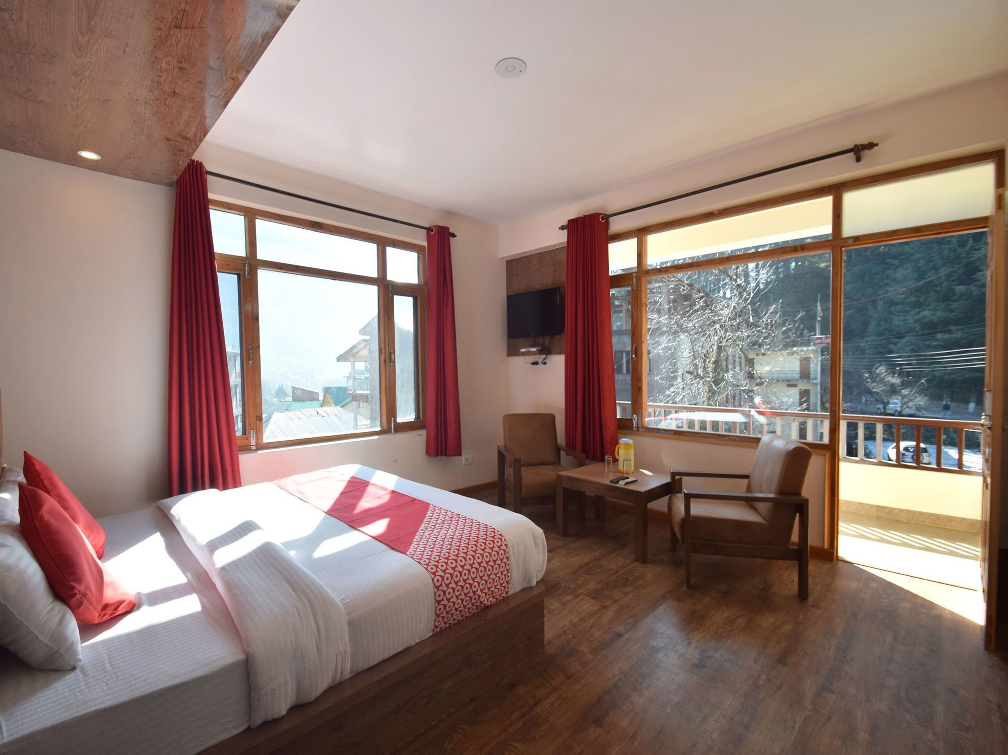 Oyo 11552 Hotel Rising Star - Manali (Himachal Pradesh) — Photos 1